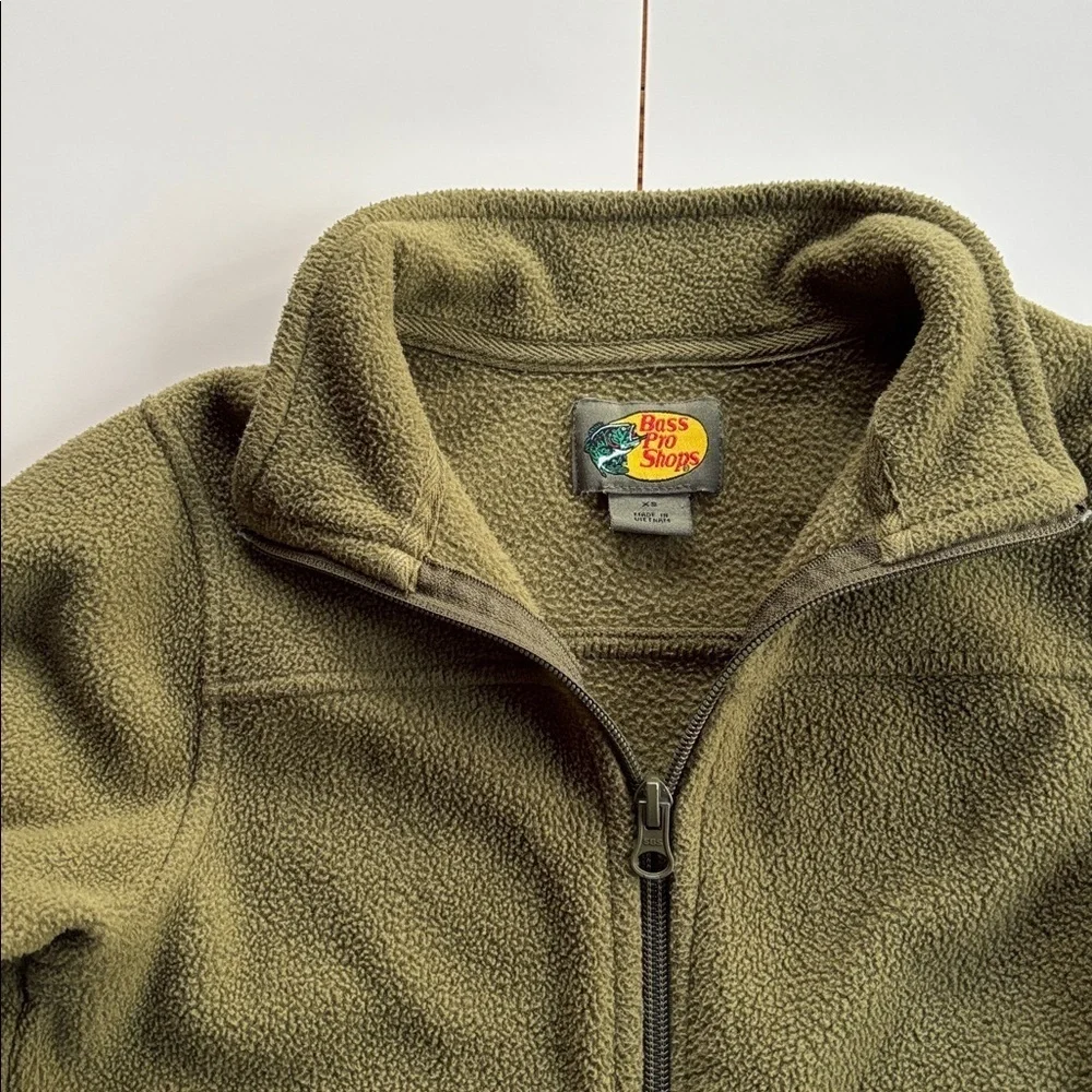 Bass Pro Shops Boys Olive Green Full Zipper Fleece Jacket. Size XS